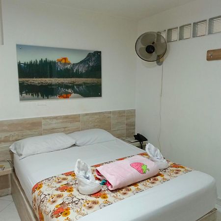 Hotel Brisas 메딜린 외부 사진