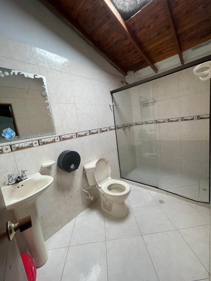 Hotel Brisas 메딜린 외부 사진