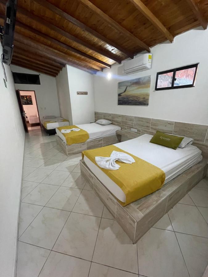 Hotel Brisas 메딜린 외부 사진