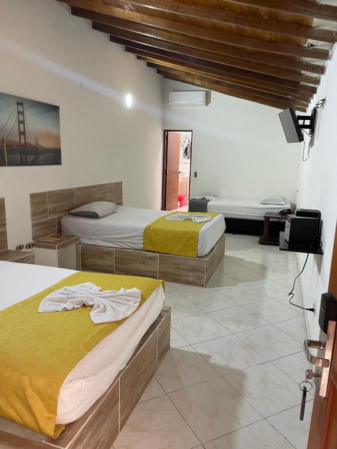Hotel Brisas 메딜린 외부 사진