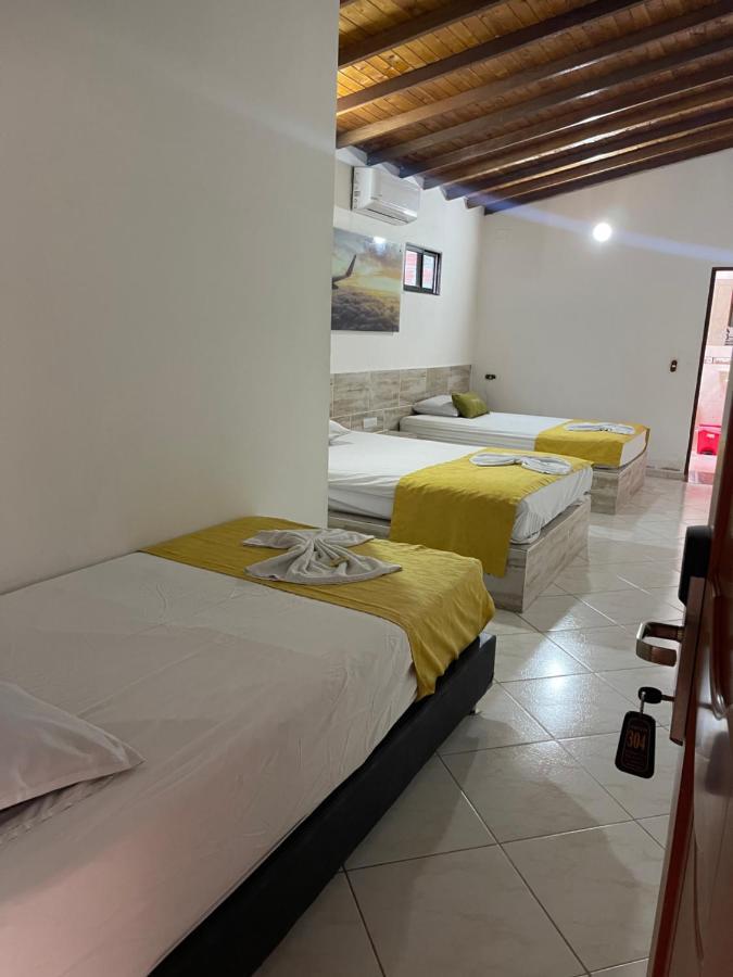 Hotel Brisas 메딜린 외부 사진