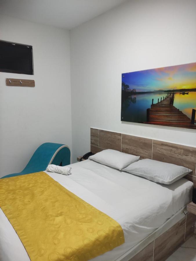 Hotel Brisas 메딜린 외부 사진