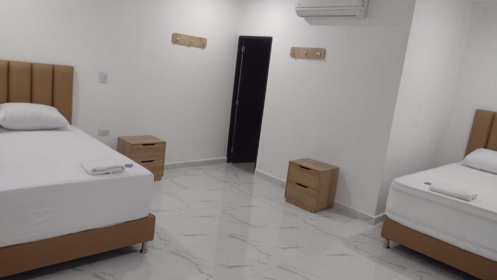 Hotel Brisas 메딜린 외부 사진